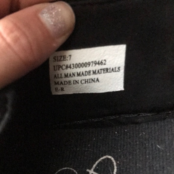 Shoes (idk what brand they are) - Picture 5 of 5